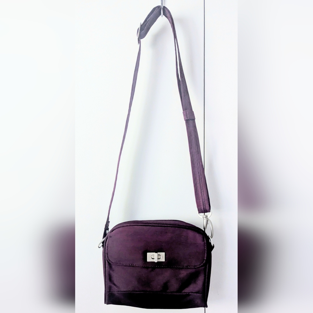 Magellan Vault Pro RFID Crossbody Bag